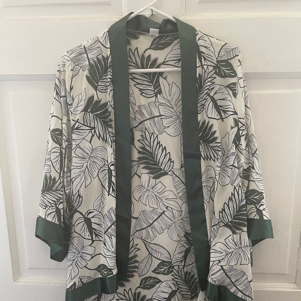 Green and white kimono style shrug